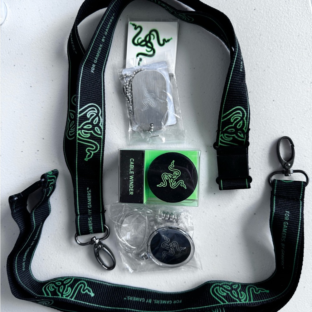 Razer Black and Green Lanyard Set